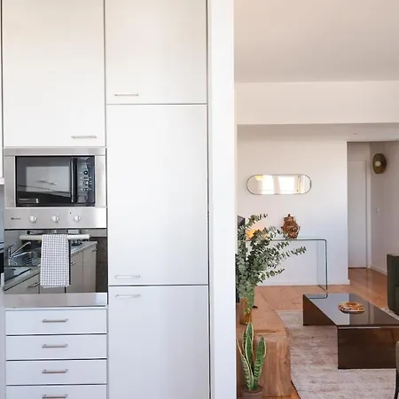 Riverfront Stylish - Waterfront 2br *