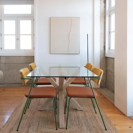 Riverfront Stylish - Waterfront 2br