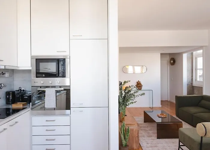 Riverfront Stylish - Waterfront 2br *